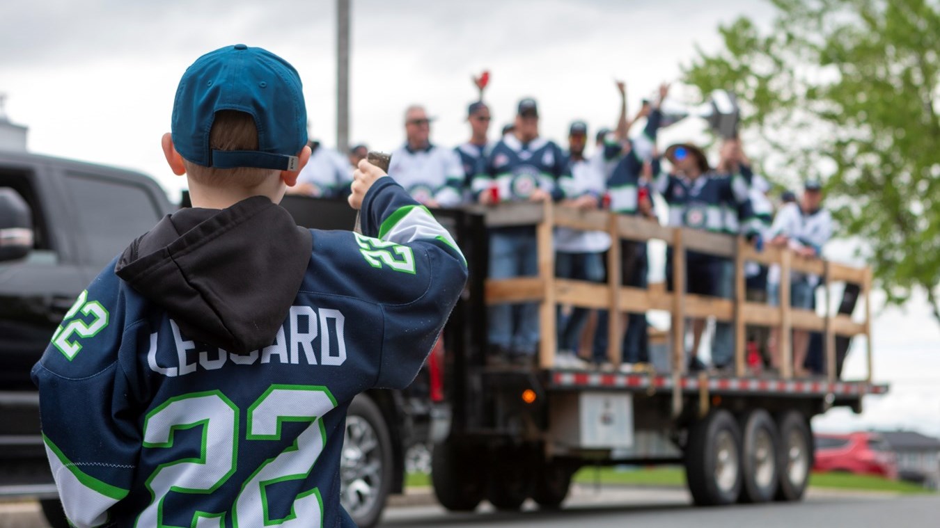 Une parade pour célébrer le club de hockey le Familiprix