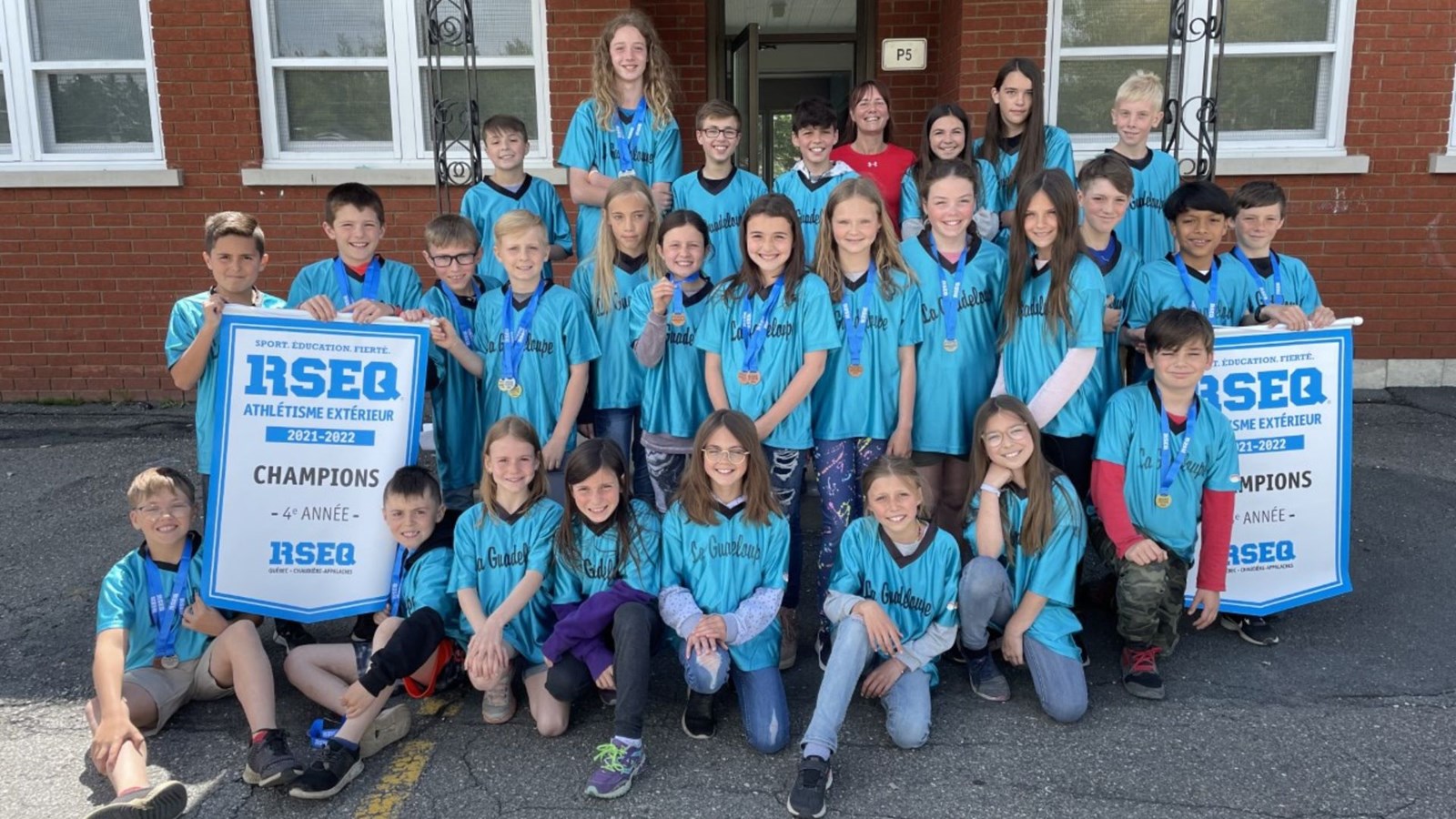 Vingt-cinq médailles pour deux écoles de la Haute-Beauce