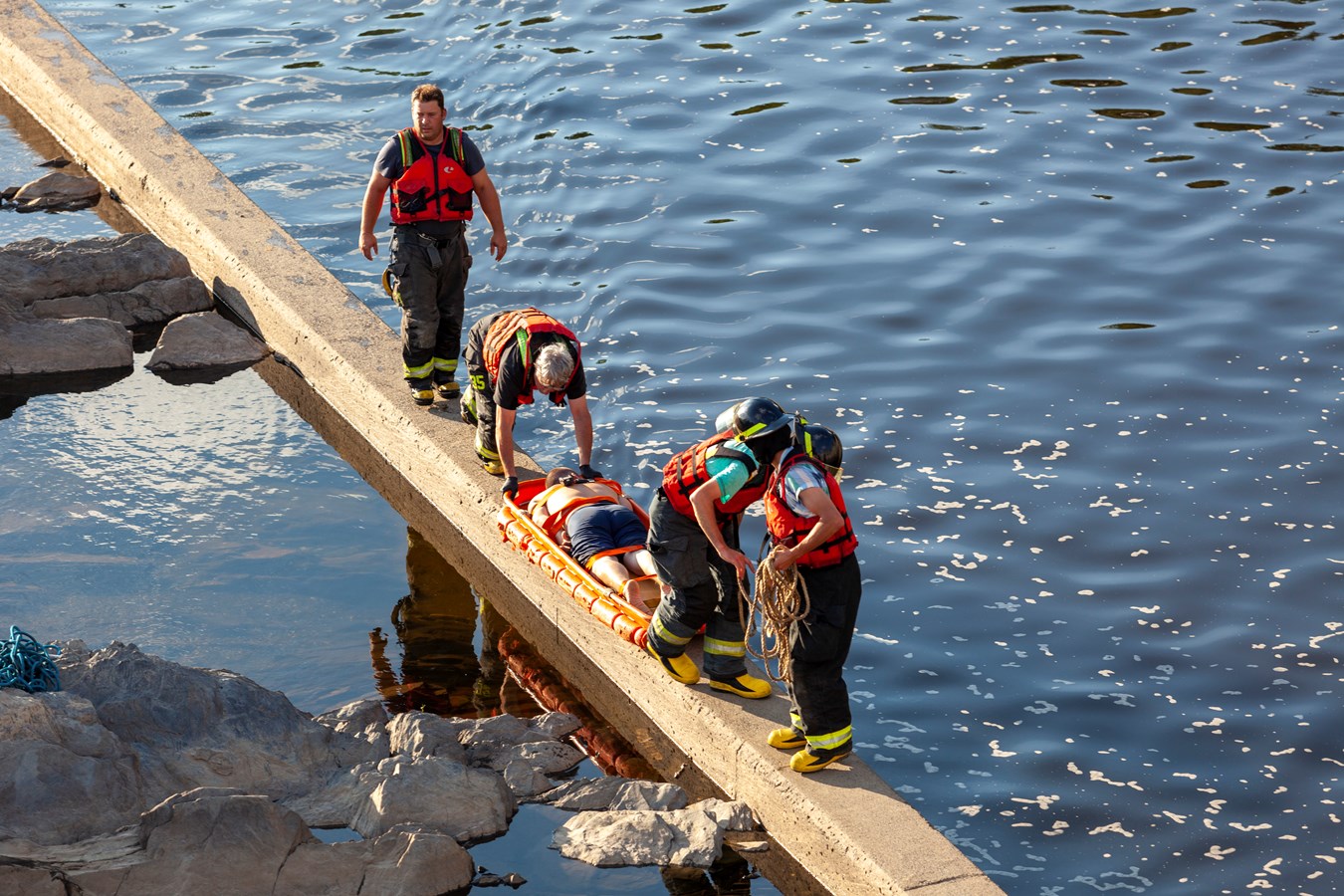 Sauvetage au pied du barrage Sartigan
