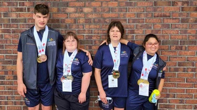 Quatre nageurs du CNRB médaillés aux Jeux olympiques spéciaux