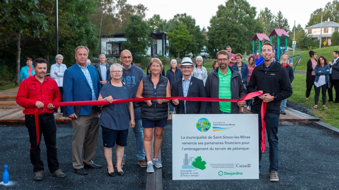 Saint-Simon-les-Mines inaugure ses nouveaux terrains de pétanque