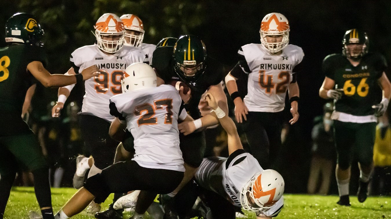 Premier match à domicile de la saison pour les Condors football