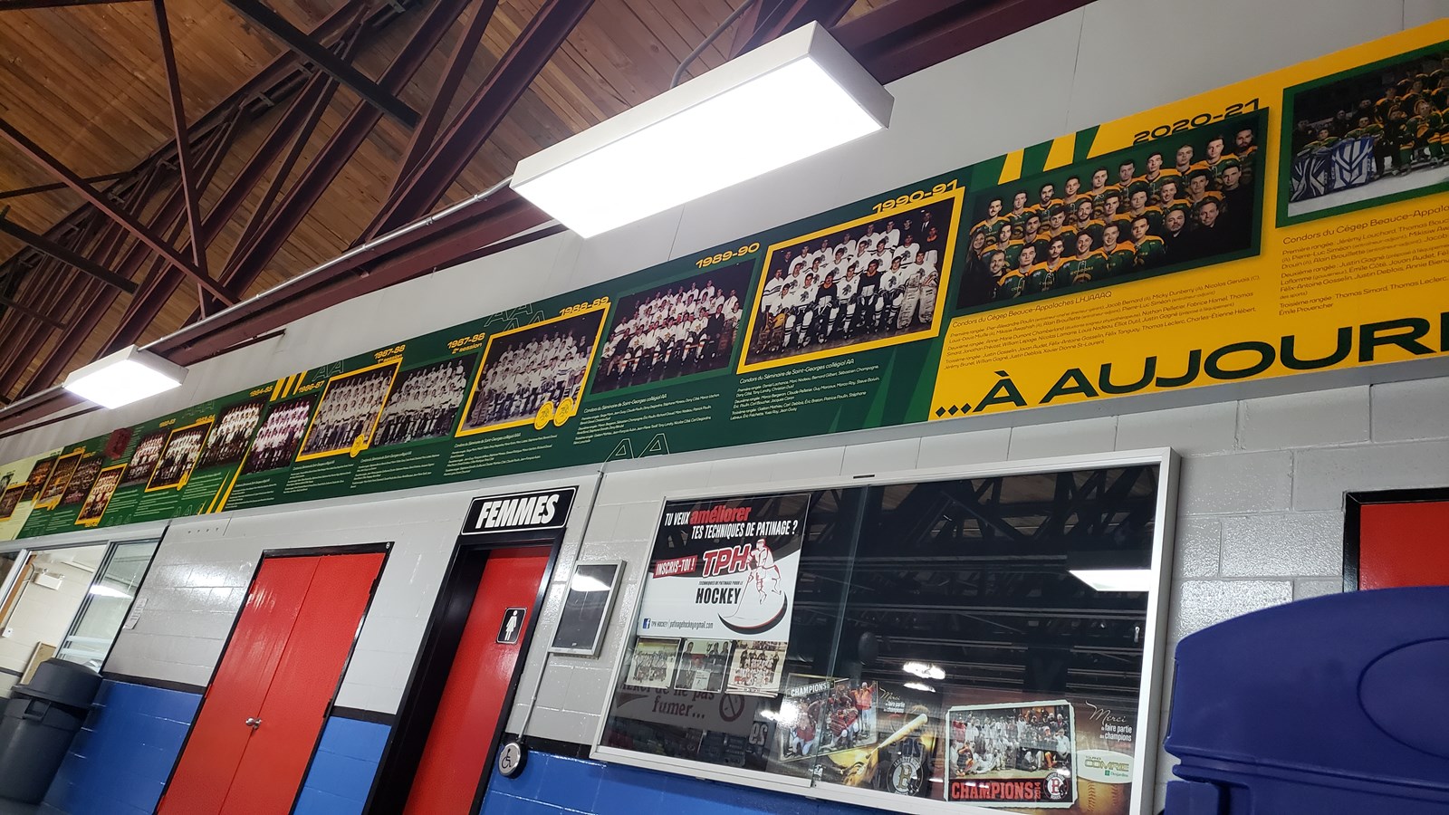 Une murale des anciens Condors inaugurée au Centre sportif Lacroix-Dutil