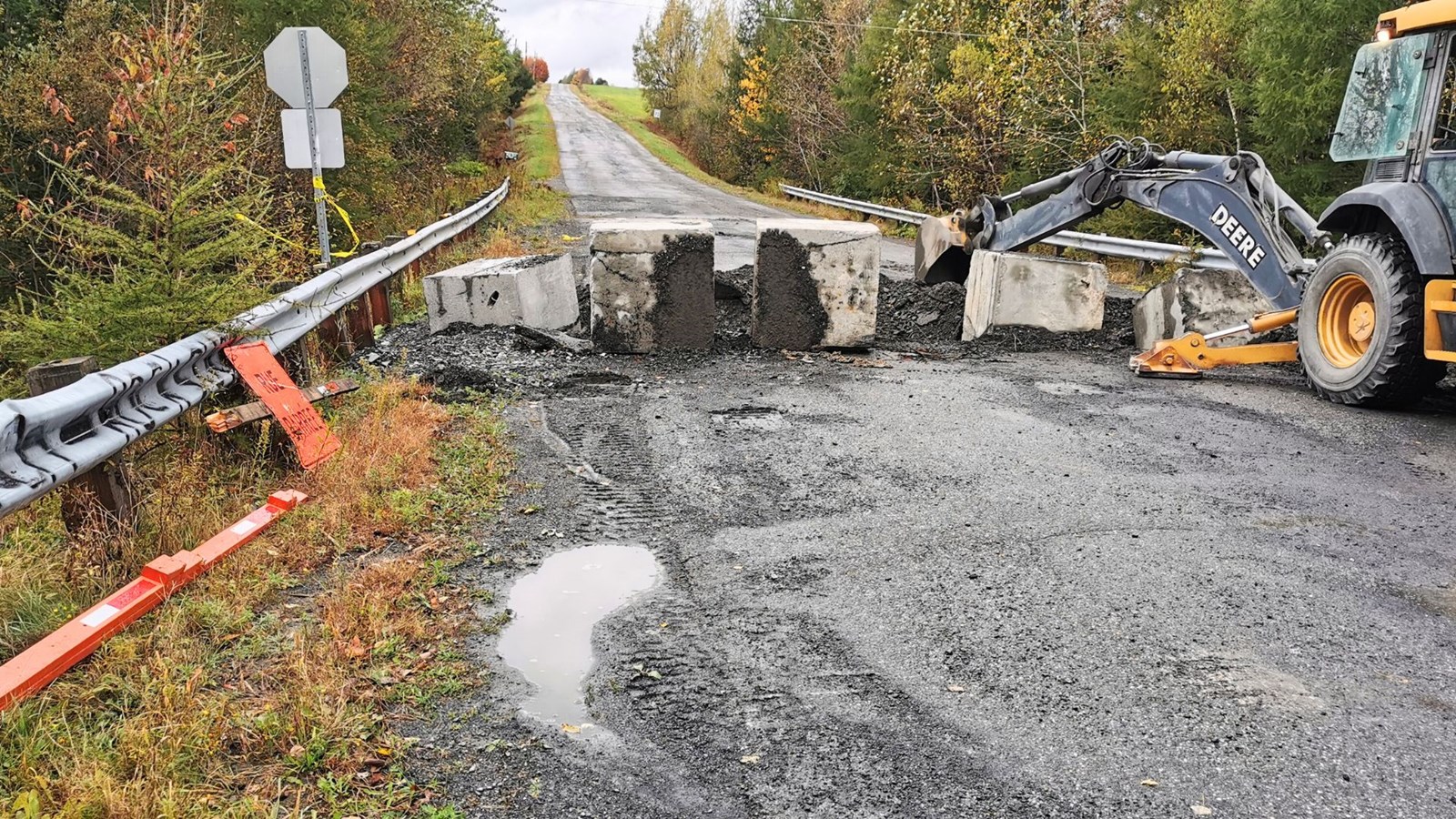 Les méfaits continuent à la barricade de Saint-Alfred