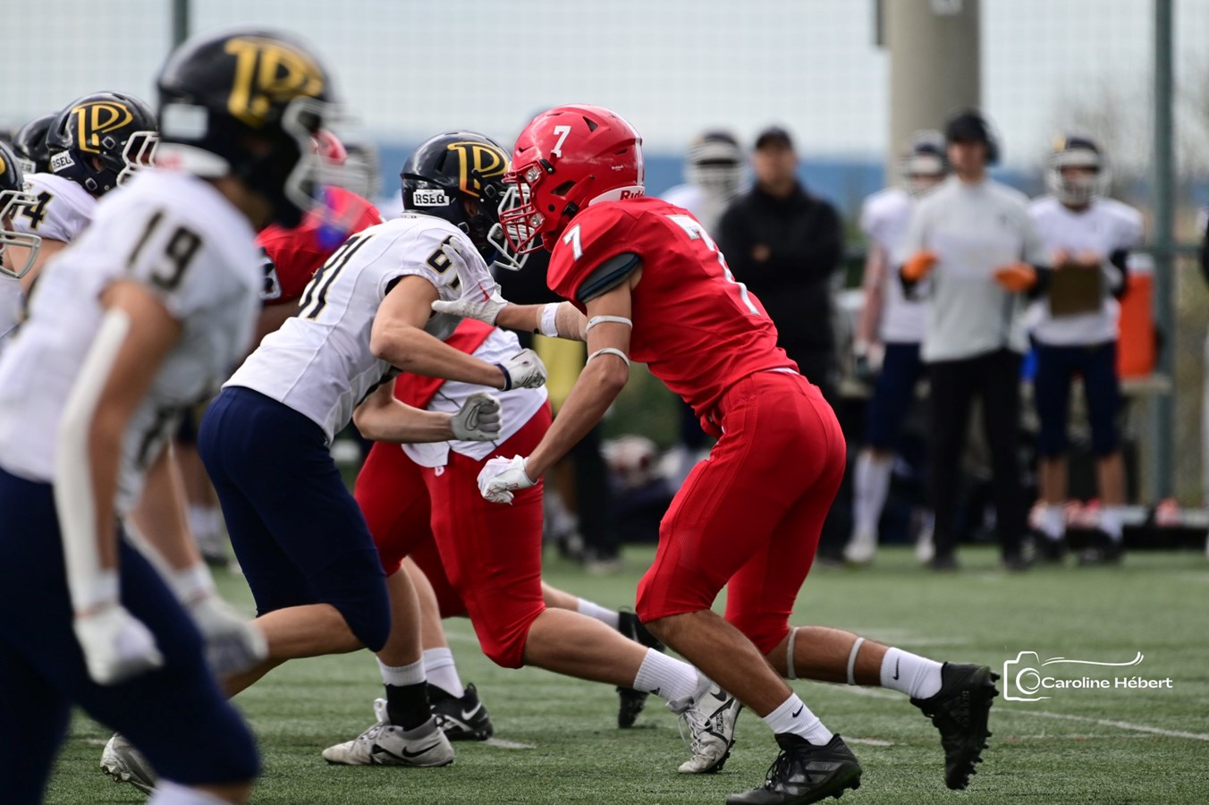 Football: des erreurs qui coûtent cher aux Dragons