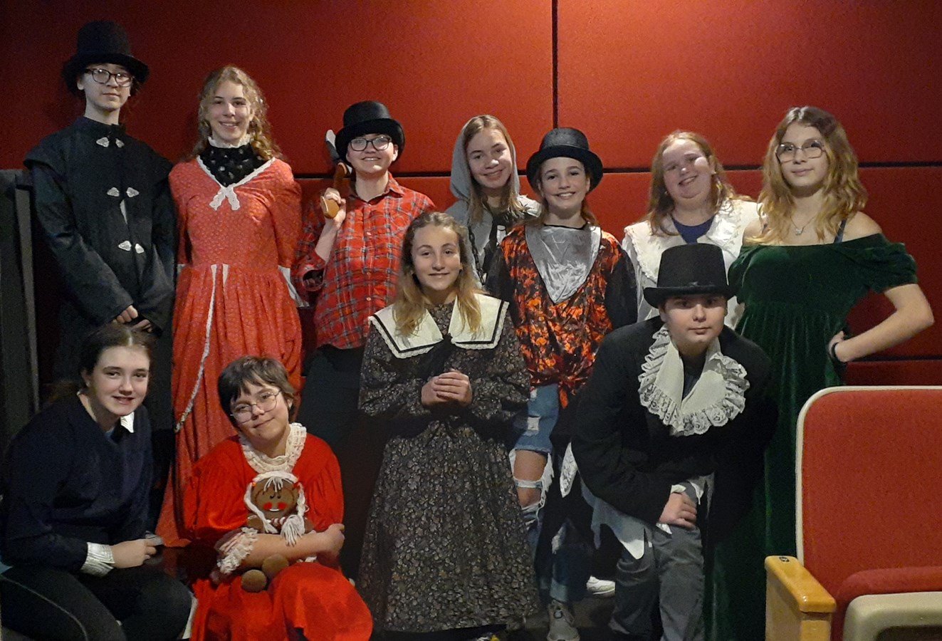 Les élèves de la Polyvalente Benoît-Vachon présentent « Scrooge - un conte de Noël »