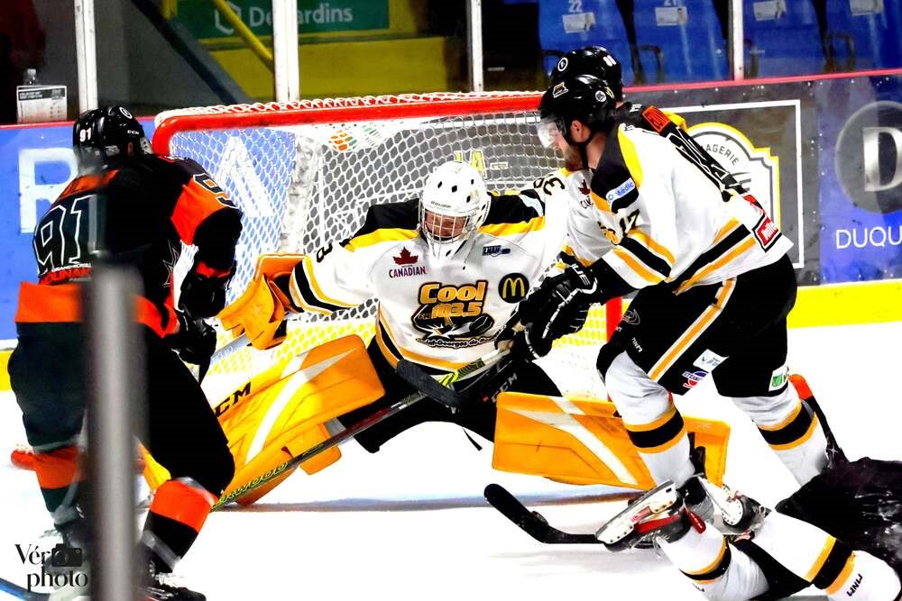 Le Cool FM divise sa fin de semaine