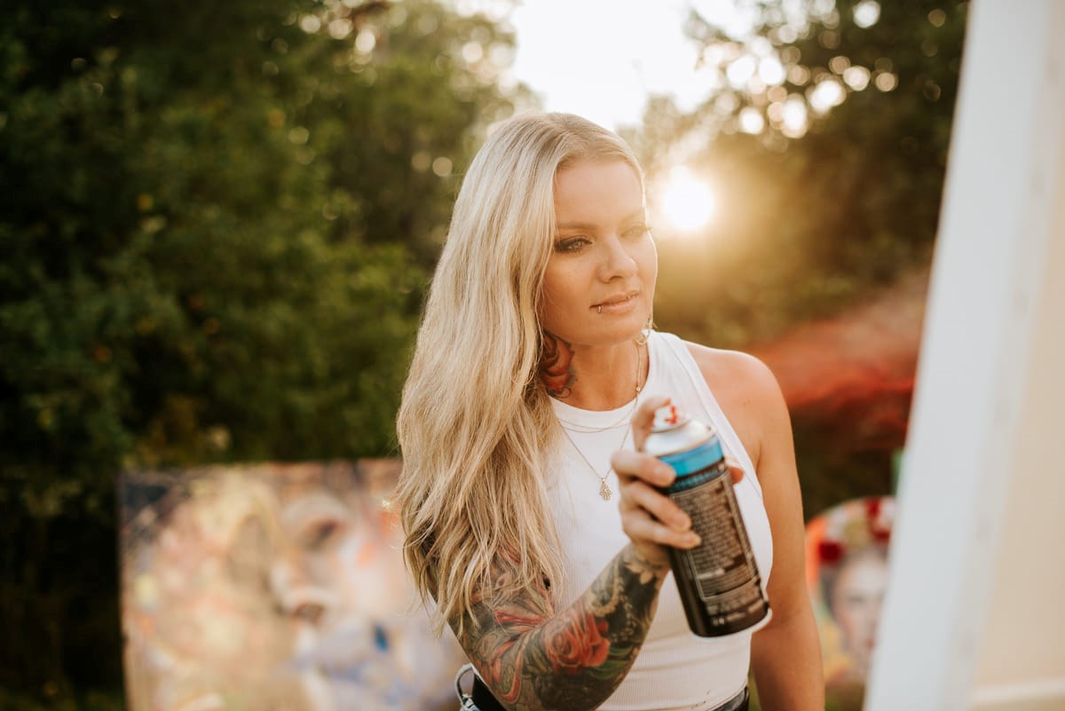 « On ne devient pas artiste, on naît artiste. C’est un feu qui brûle en nous! »