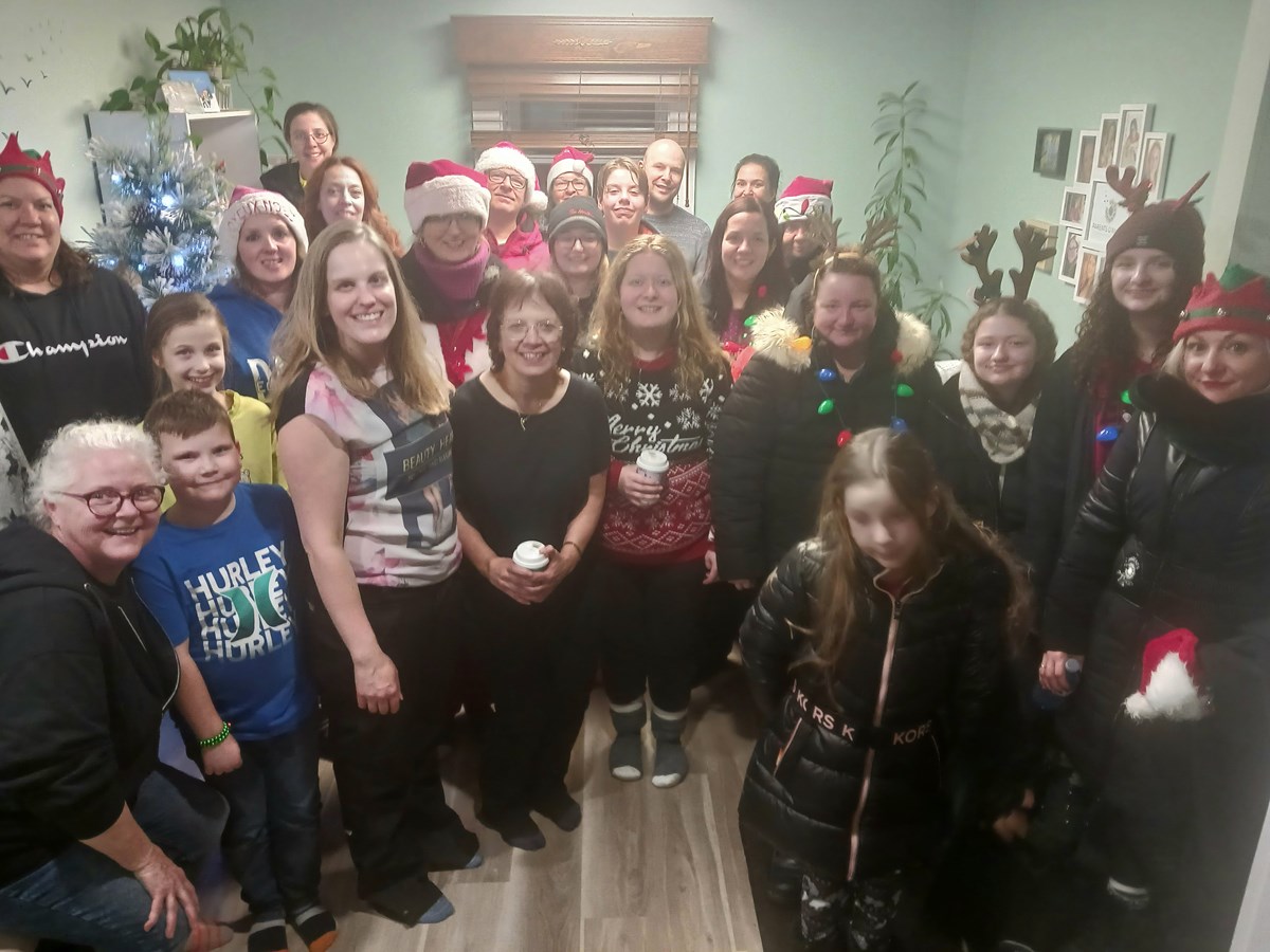 La chorale Voix-là Noël remet 1 477$ à Parents d’Anges