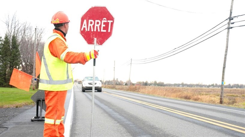Le Décret sur le personnel de l’industrie de la signalisation routière du Québec en vigueur 