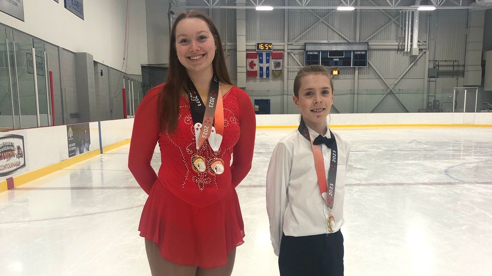 Deux patineurs du Club de patinage artistique Axel récompensés