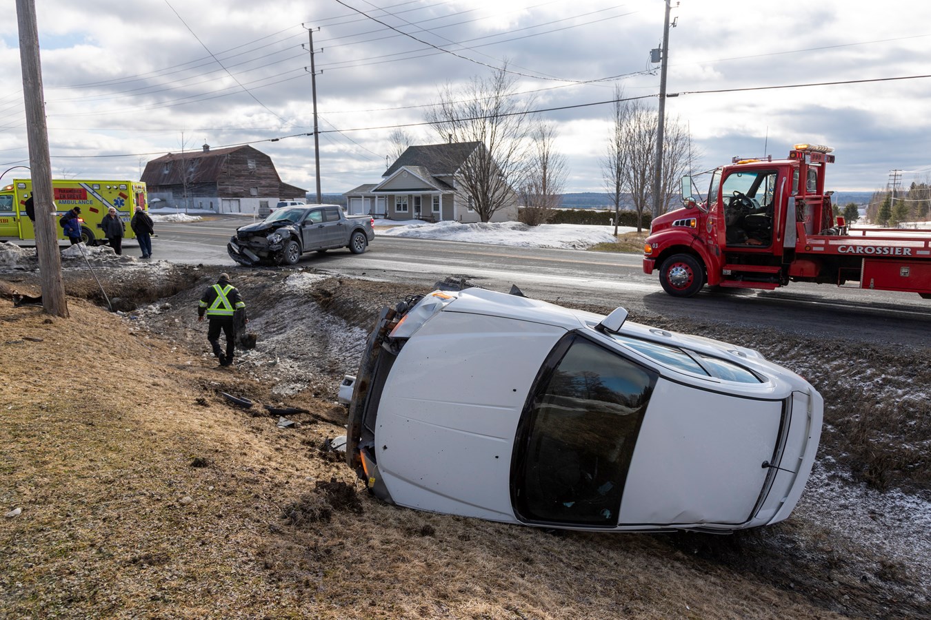 Une collision frontale fait deux blessés à Saint-Côme-Linière