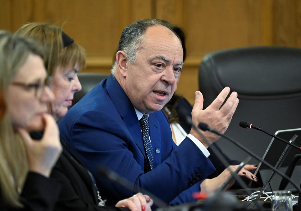 Christian Dubé se met en mode écoute pour bonifier sa réforme