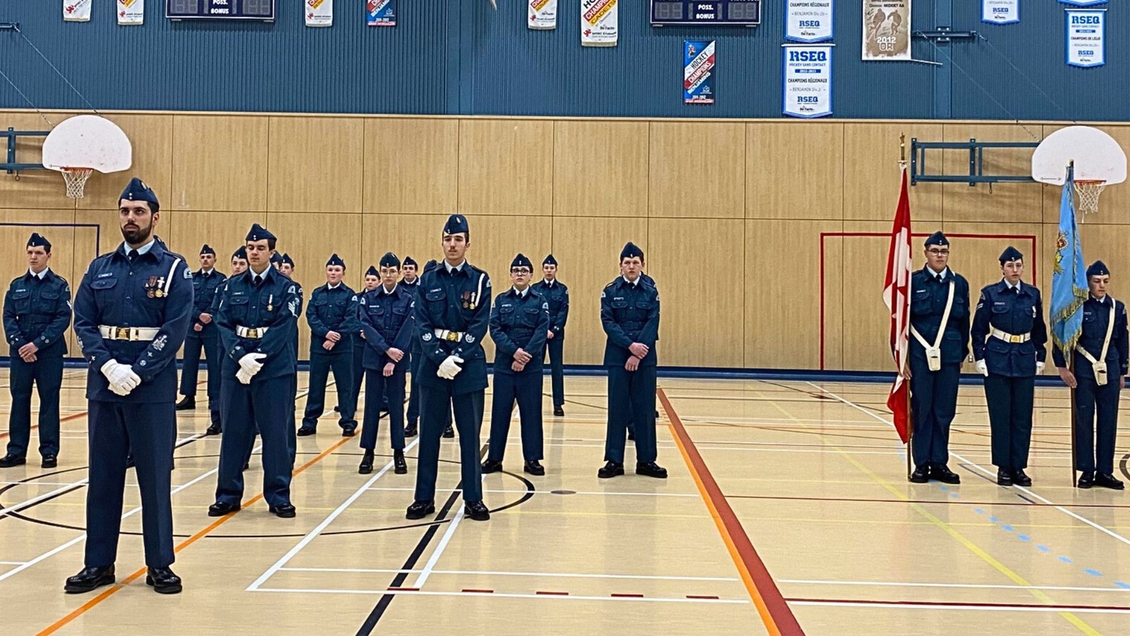 L'Escadron 881 des Cadets de l’air a tenu sa 43e revue annuelle