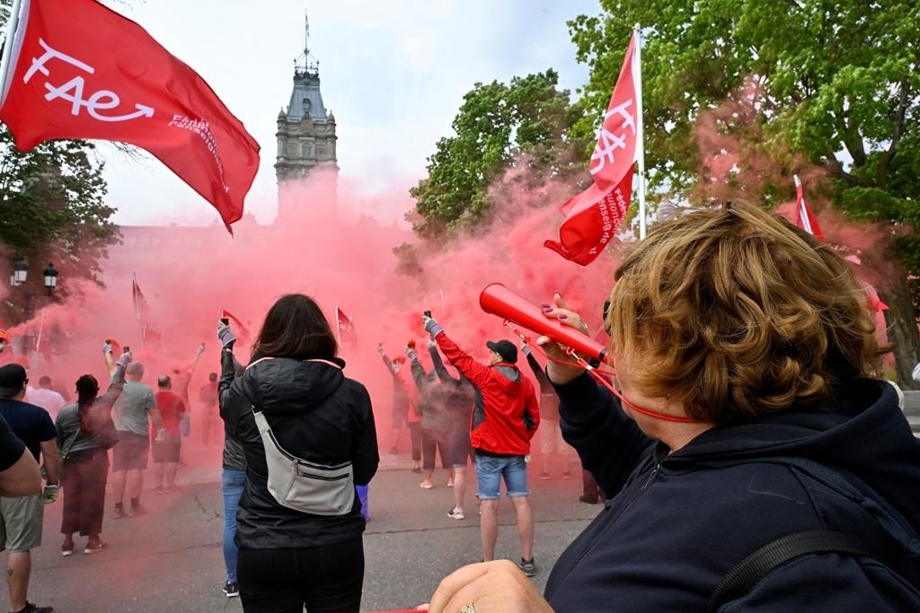 Des manifestations hautes en couleur contre la réforme Drainville