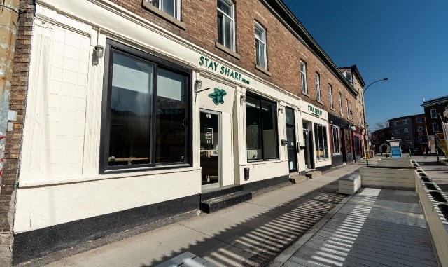 La Boutique de Couteaux Japonais qui Redéfinit l'Art de la Coupe à Montréal