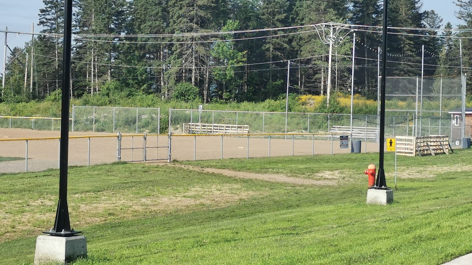 Combien coûtera l'éclairage du terrain de baseball?