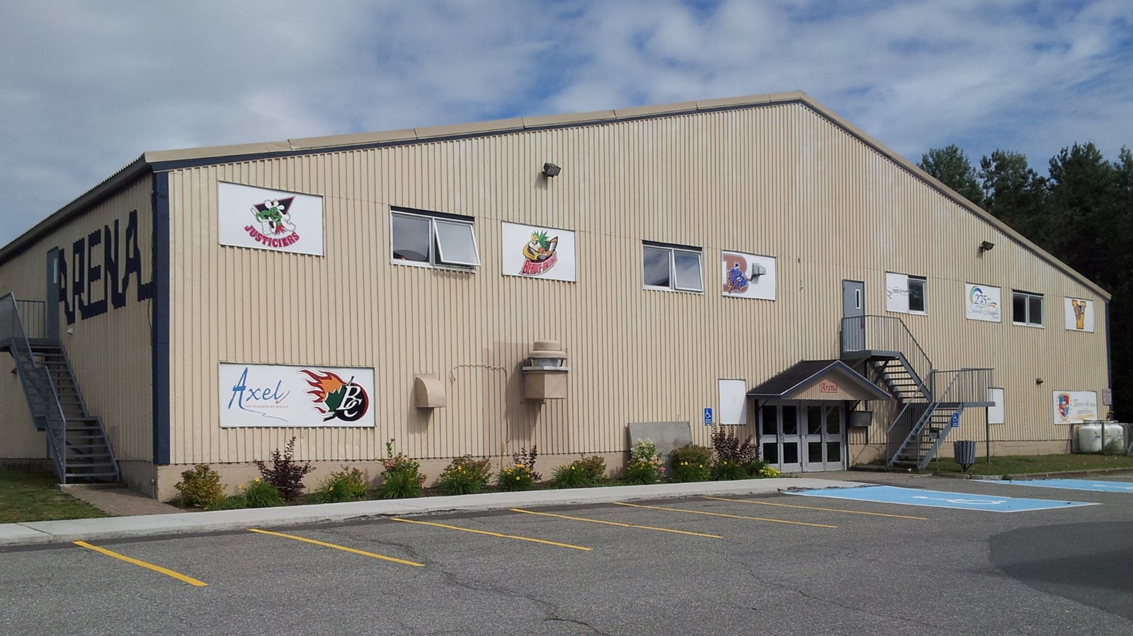 L'ancien aréna fera place à un plateau multisports