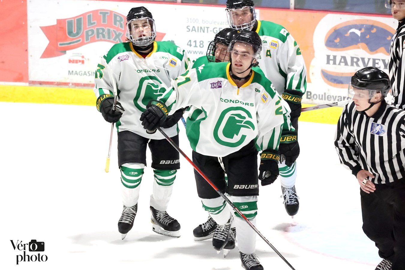 Avec 49 tirs, les Condors l'emportent 3 à 2 face au Phoenix de Montréal