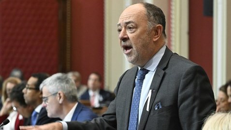 Québec élargit l'offre de chirurgies pouvant se faire au privé sans frais