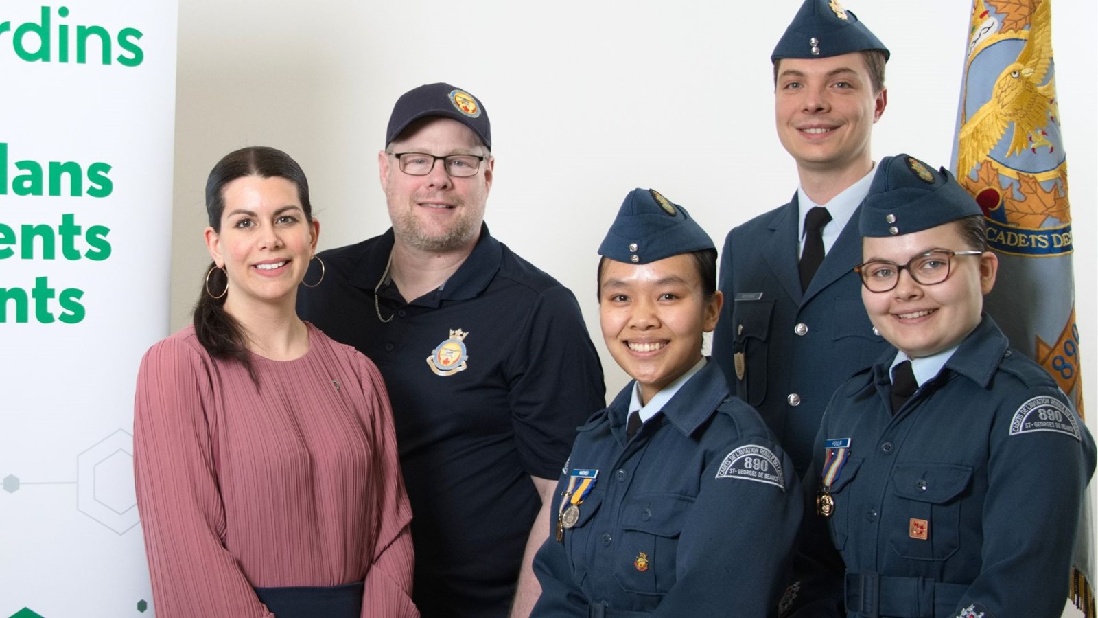 Don de 2 500 $ à l'Escadron des cadets de l’air de Saint-Georges