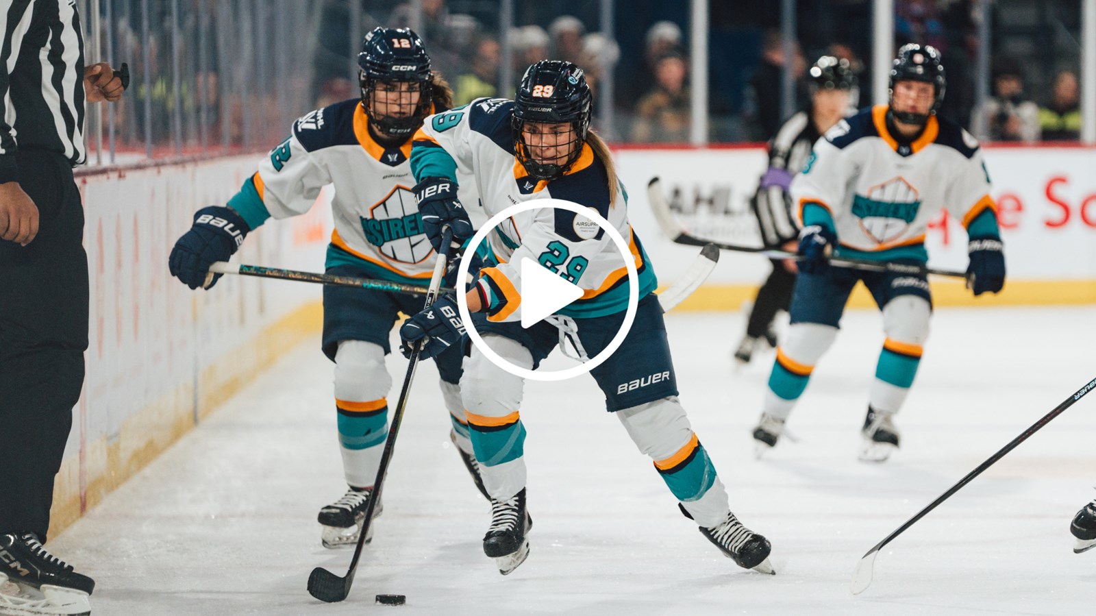 Plongée dans le hockey professionnel avec Emmy Fecteau, joueuse des Sirens de New York