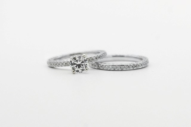 Les Dernières Tendances en Matière de Bijoux : Un Regard Éclairé