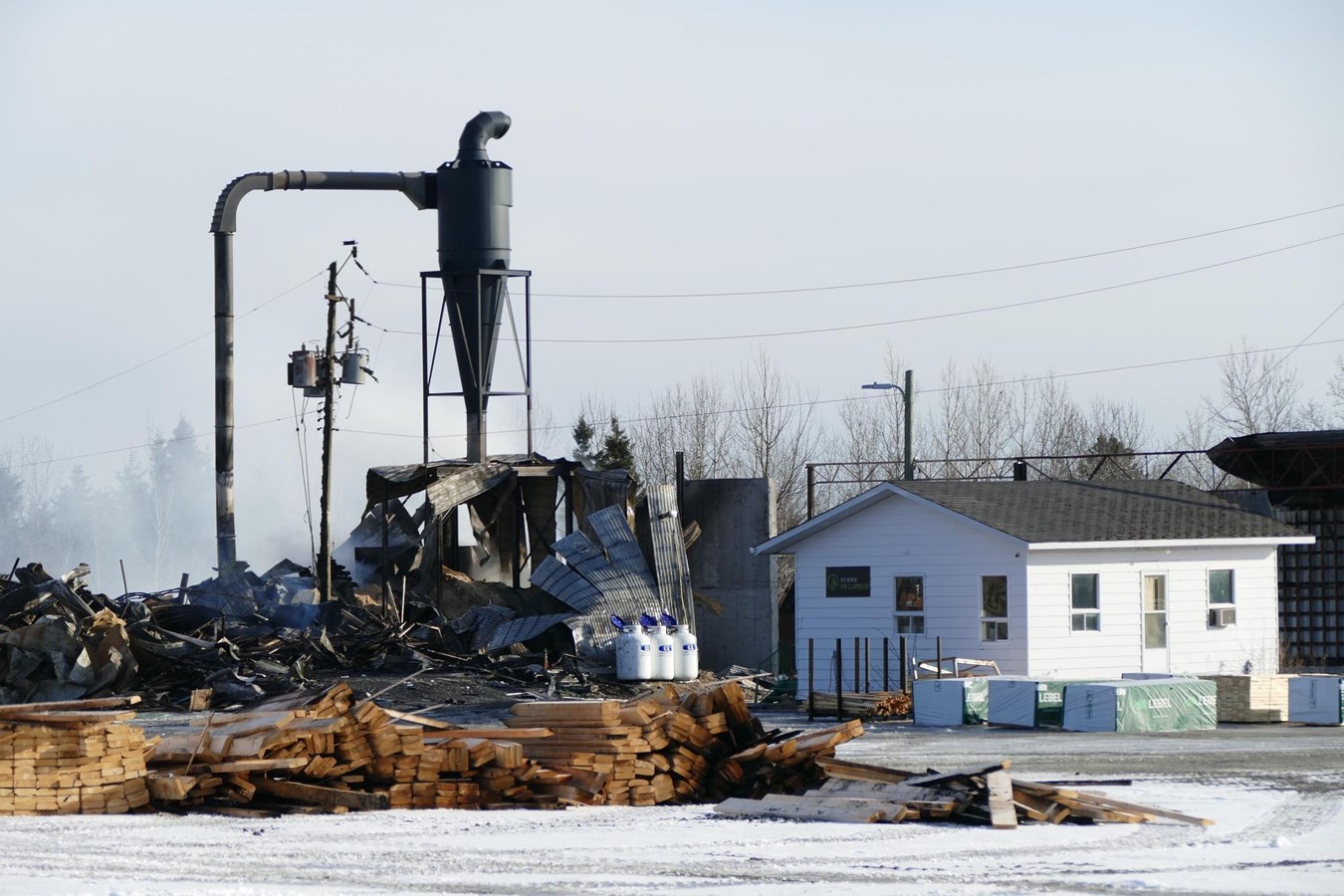 La Scierie PR Lumber rasée par les flammes