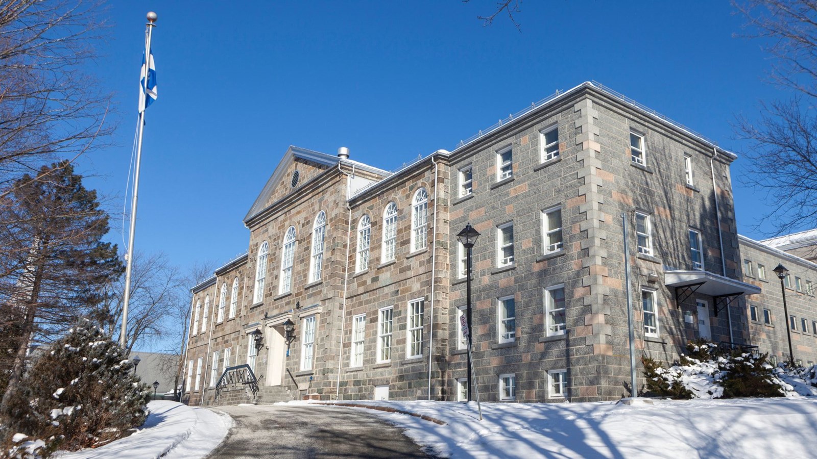 Incendie criminel: neuf accusations portées à l'encontre de Mario Hovington