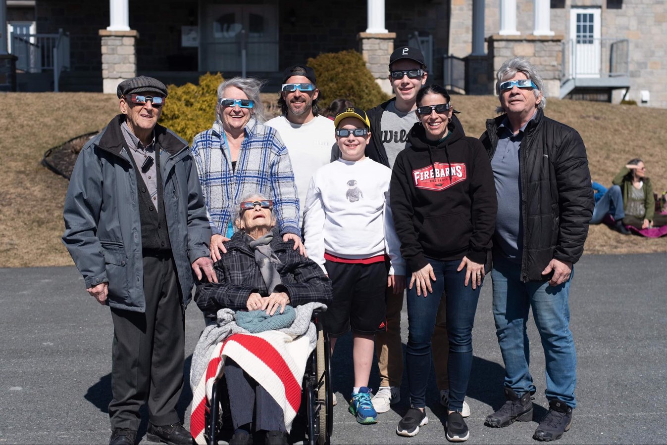 Éclipse solaire: témoignez de ce moment historique!