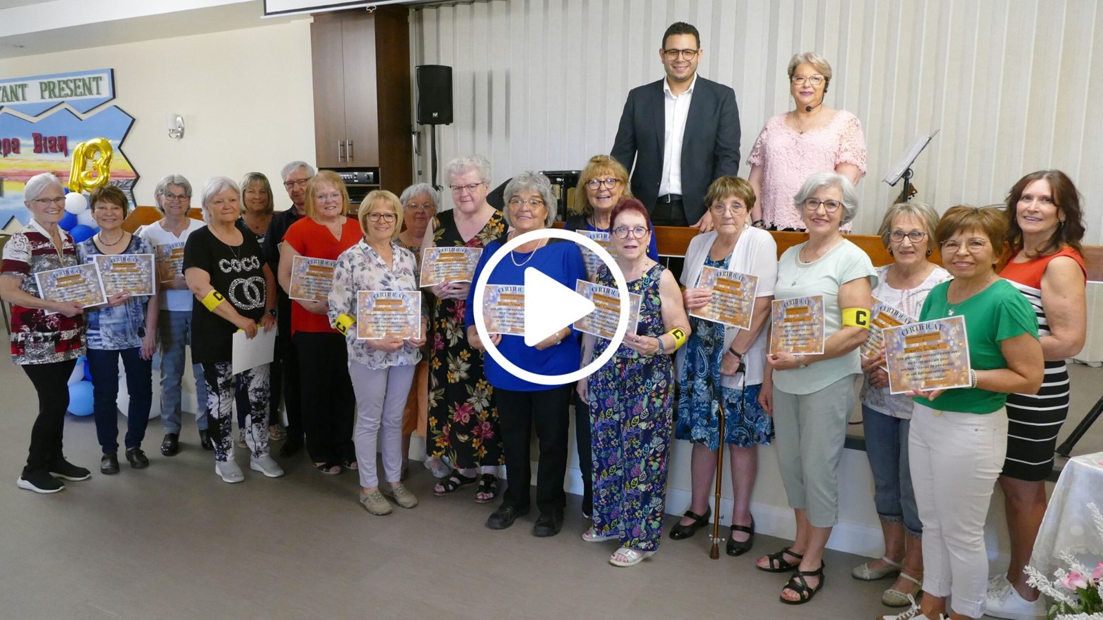 Francine et ses copines: un joyeux party pour les aînés
