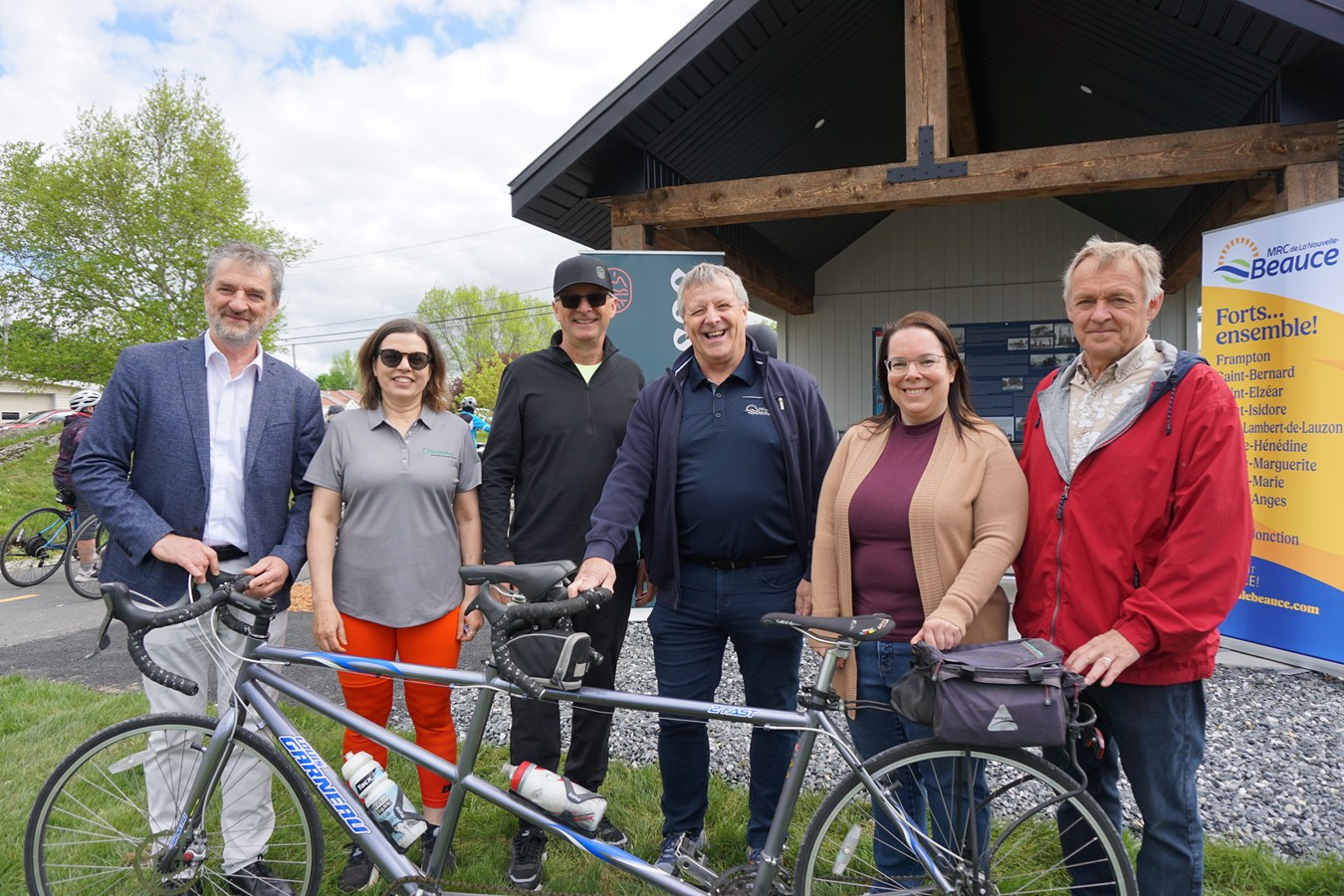 Coup d’envoi de la saison de vélo 2024 sur le tronçon Sainte-Hénédine-Saint-Anselme 