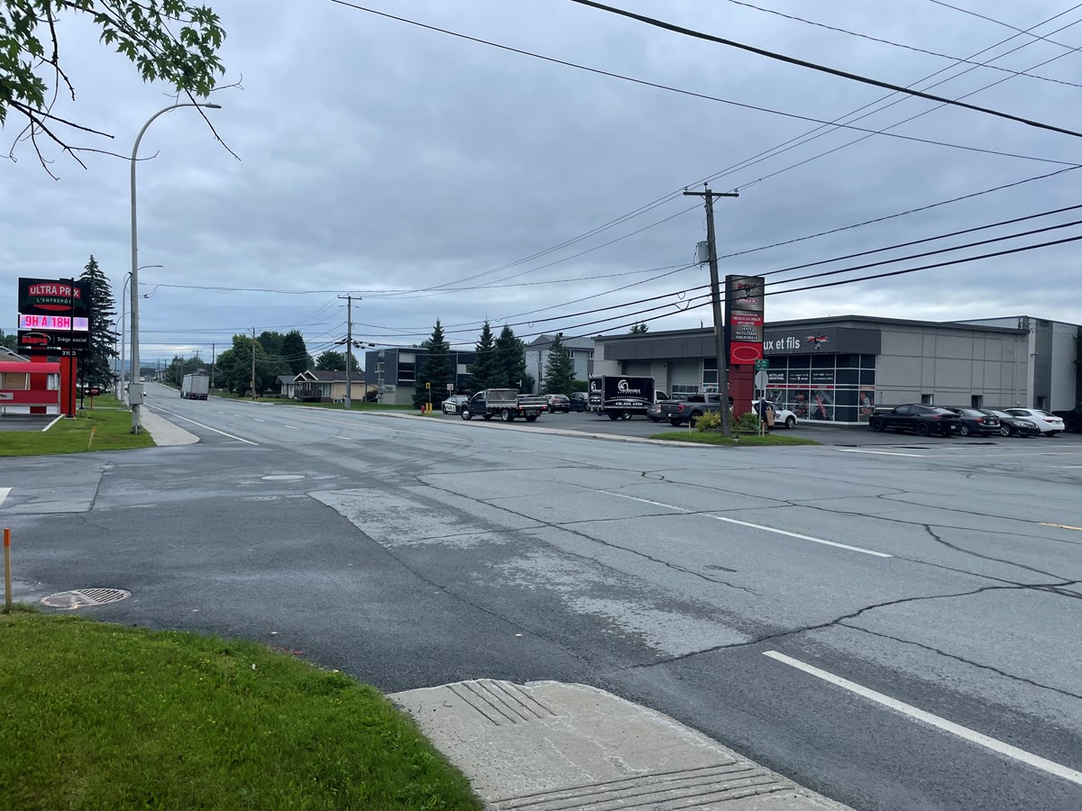 Nouveau feu de circulation sur le boulevard Dionne à Saint-Georges