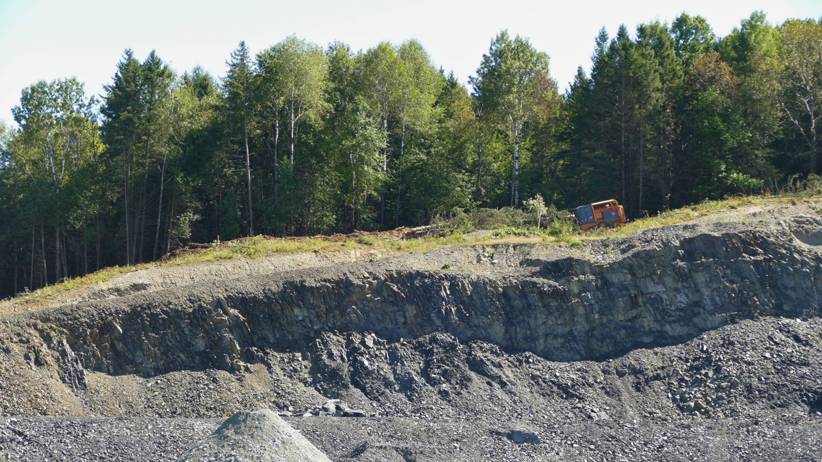 Accident mortel dans une carrière à Lambton : un camionneur perd la vie