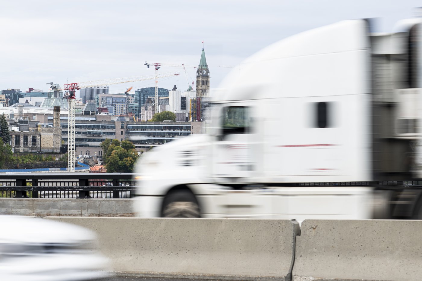 Québec ordonne une enquête publique sur des décès impliquant des camions lourds