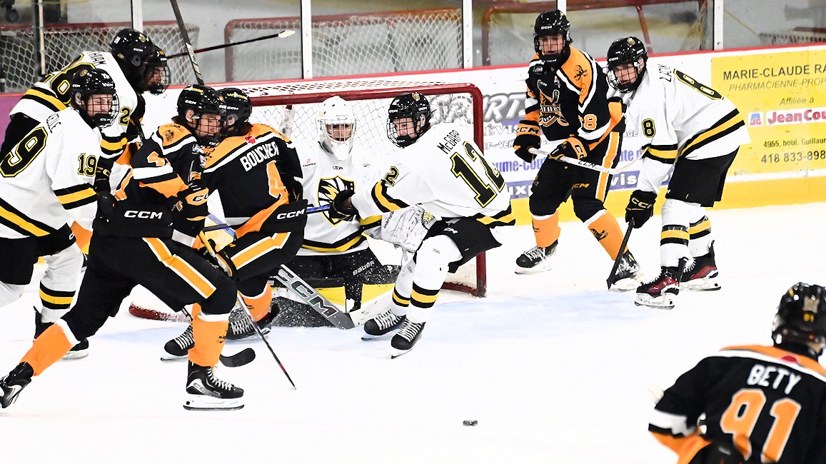L’avantage numérique fait la différence pour les Chevaliers de Lévis