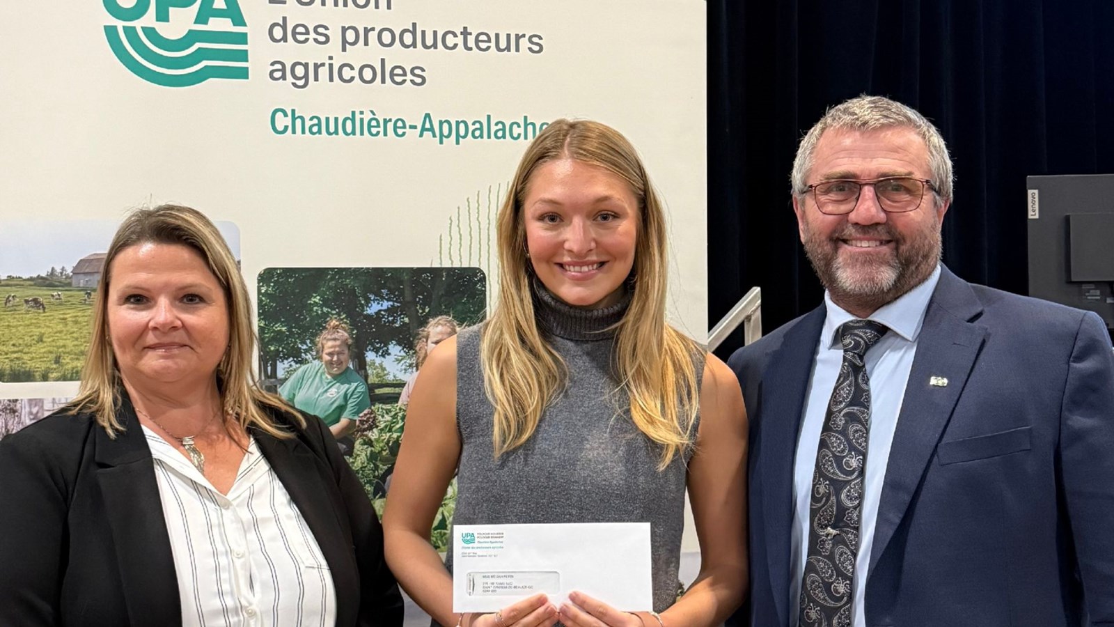 Bourse pour une jeune productrice d’œufs de Saint-Éphrem