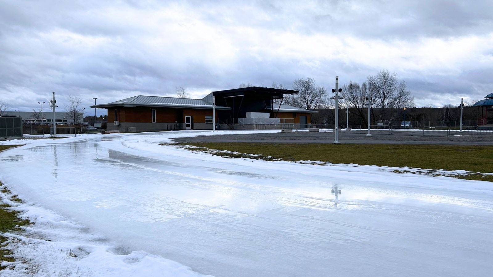 Le sentier glacé ouvre aujourd'hui à l’Espace Carpe Diem