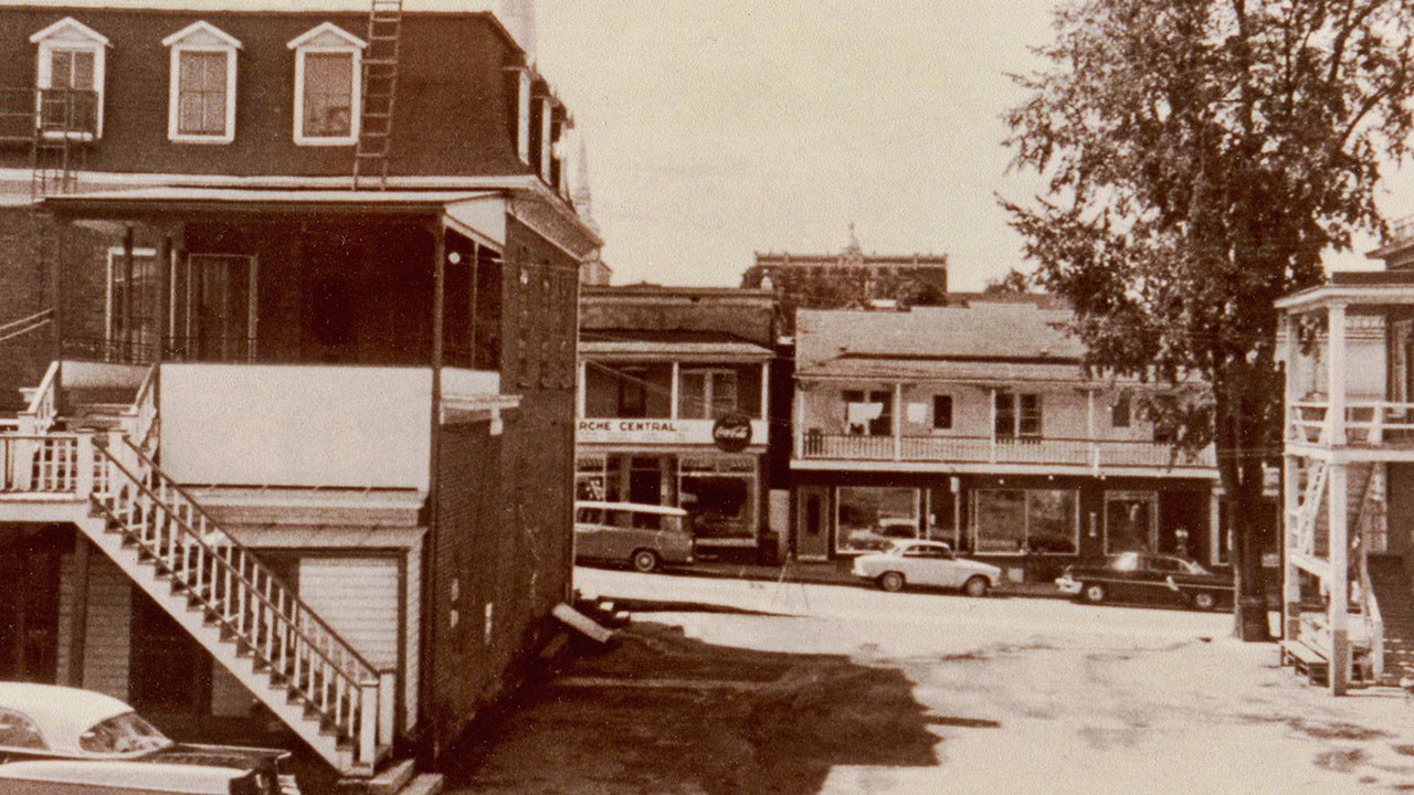 L'ancienne épicerie Marché Central près du pont de fer