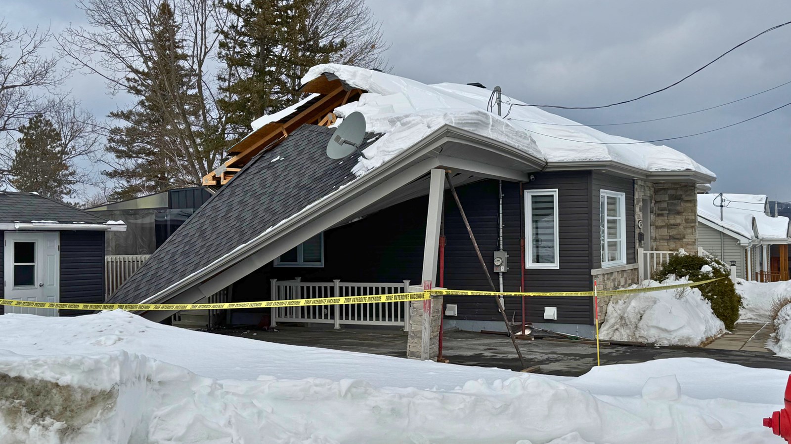 Saint-Georges : un abri d'auto s'effondre sans faire de blessé