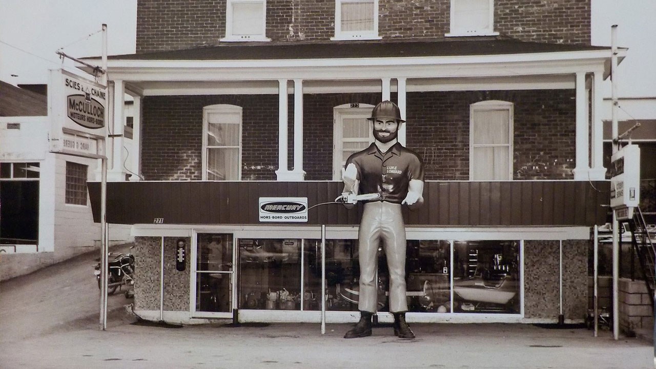 La mascotte Lombard du garage Marc Giguère