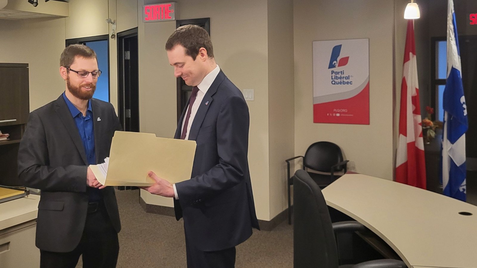 Mario Roy dépose officiellement sa candidature à la chefferie du PLQ