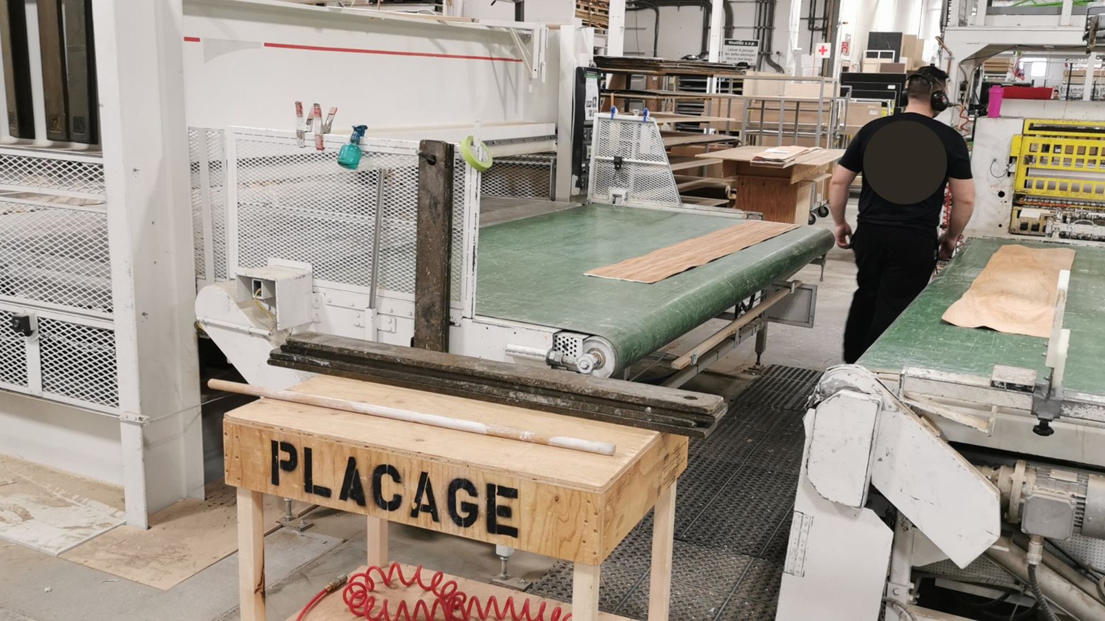 Le taux de chômage a augmenté à 6,9 % au Canada en avril