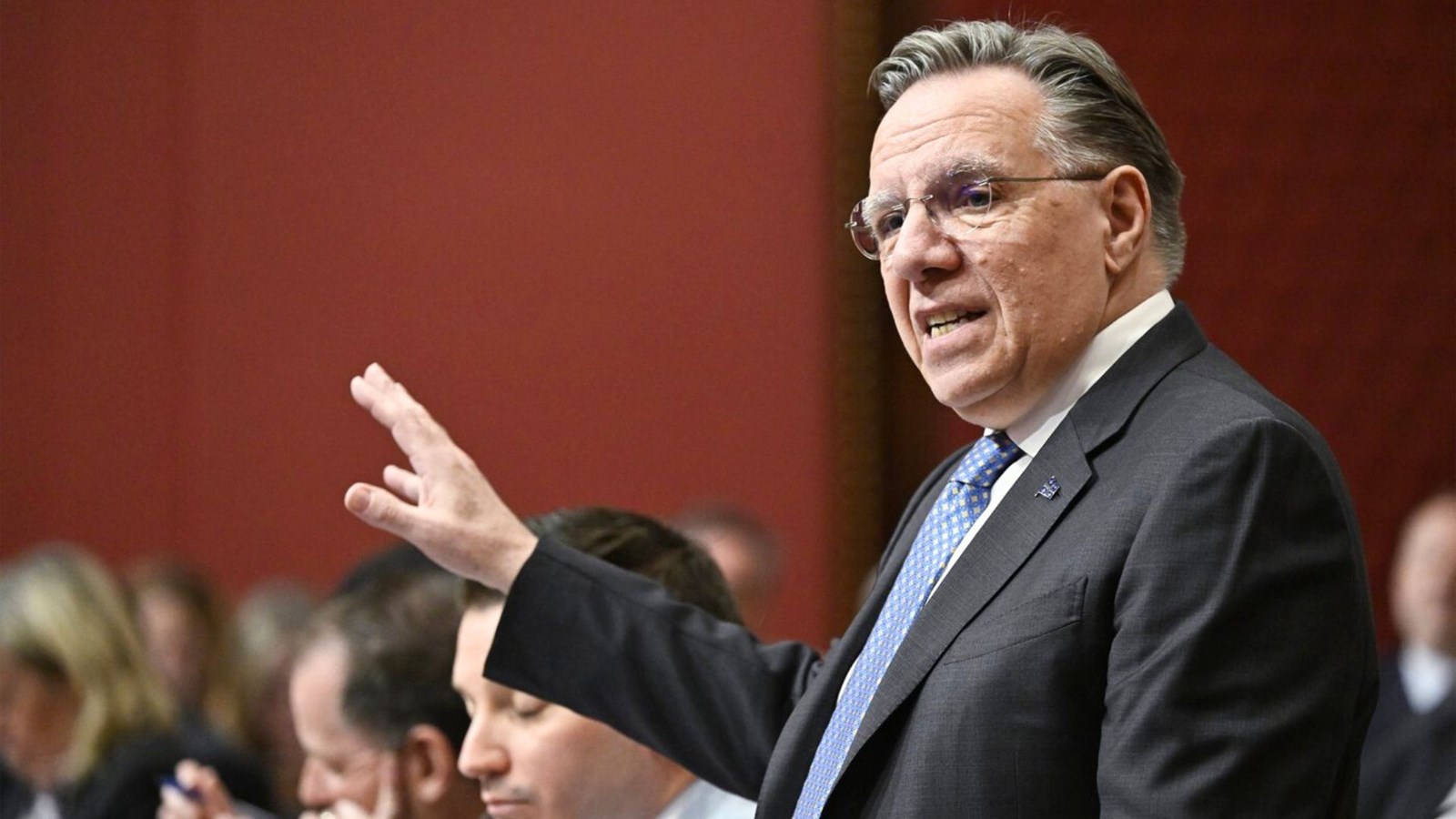 La CAQ en baisse, le PQ toujours en tête, selon un sondage