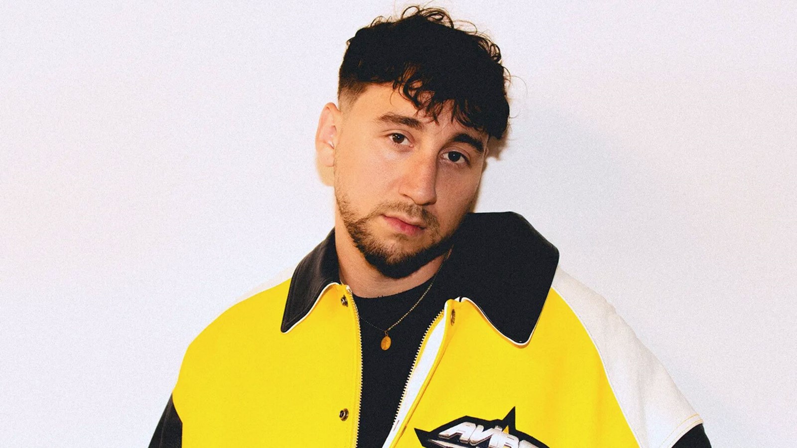 Visite du rappeur Lova dans deux polyvalentes de la Beauce