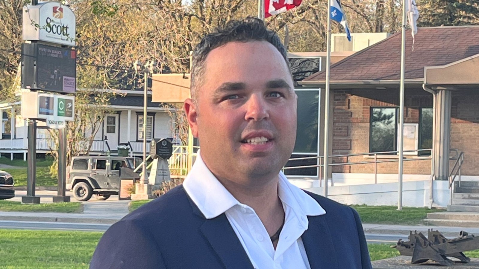 Frédéric Vallières se présente à la mairie de Scott