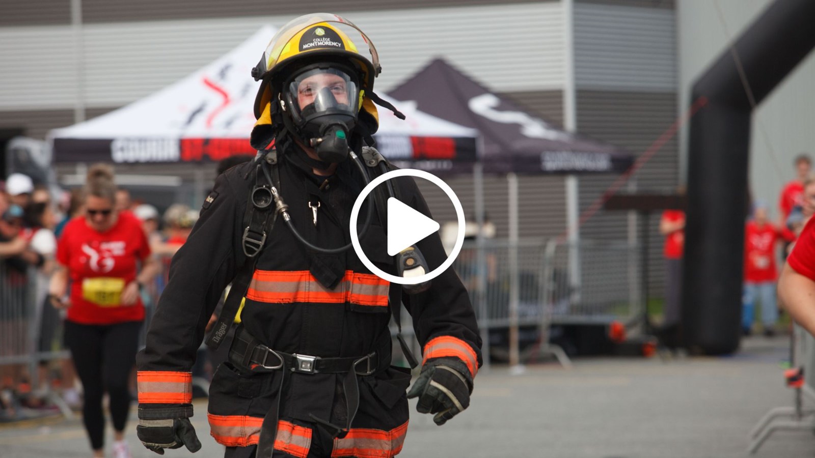 Alexandre Béland Ouellette court 10km en uniforme pour honorer ses pairs