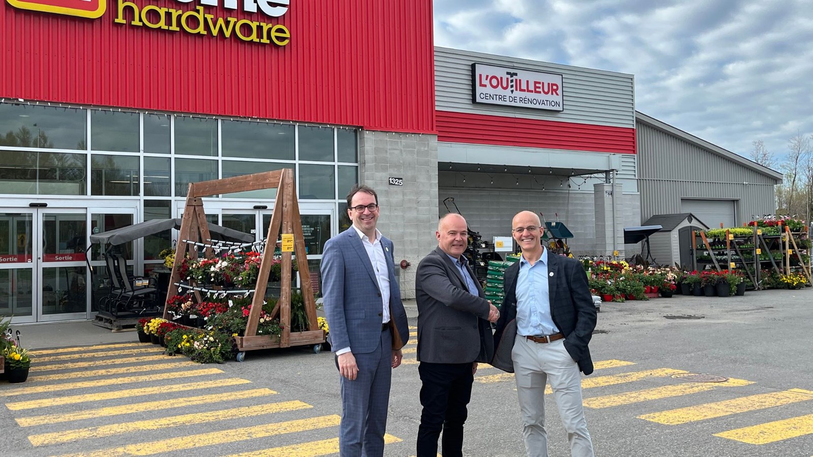 Avantis Coopérative acquiert quatre centres de rénovation de la région