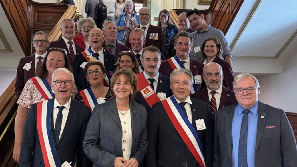 Luc Provençal rend hommage au Régiment de la Chaudière