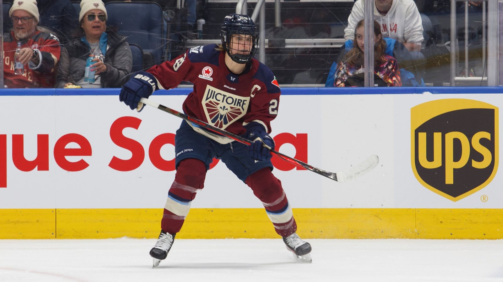Marie-Philip Poulin est la «Hockeyeuse de l'année» à l'international